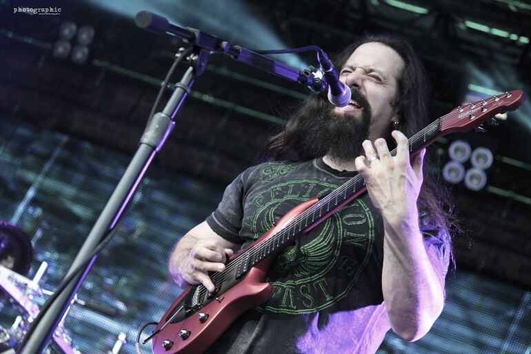 „Nincs otthon se Gibsonom, se Fenderem” – Interjú John Petruccival